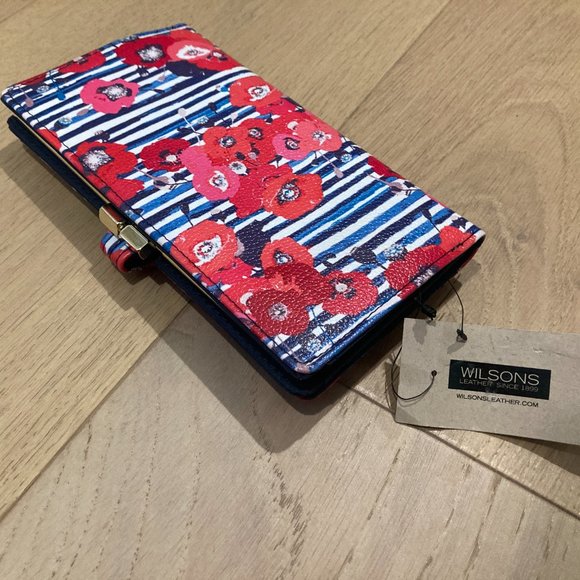 Wilsons Leather Red Floral Wallet - Picture 4 of 7